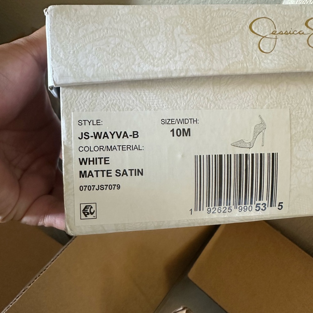 Jessica Simpson Wayva Bridal Pumps White Satin Pearl Embellished Heels Size 10M - Picture 6 of 6